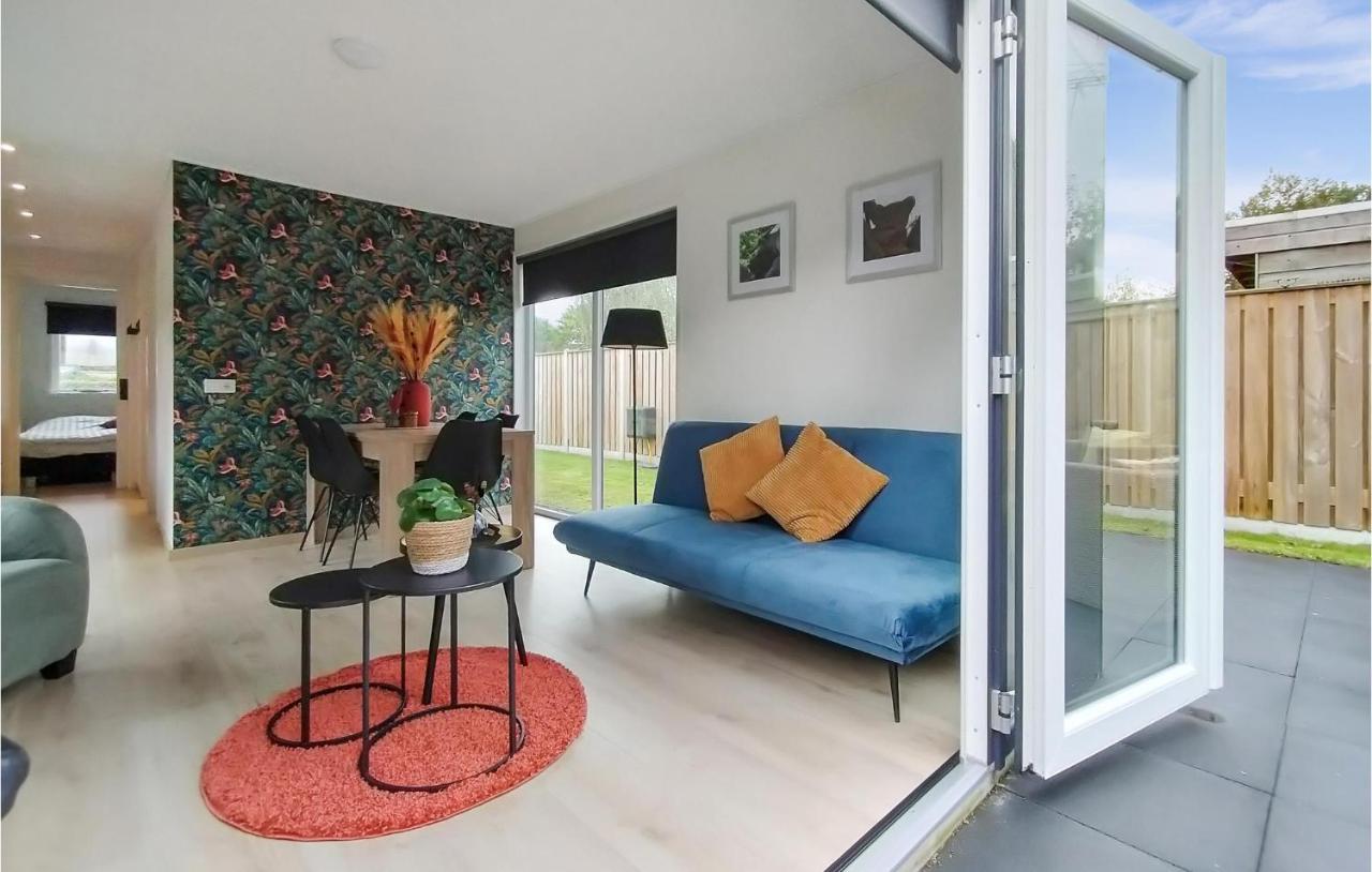 2 Bedroom Awesome Home In Heinkenszand Exterior foto
